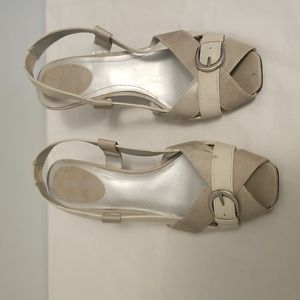 Women's East 5th heels in two-tone tan and beige size 7